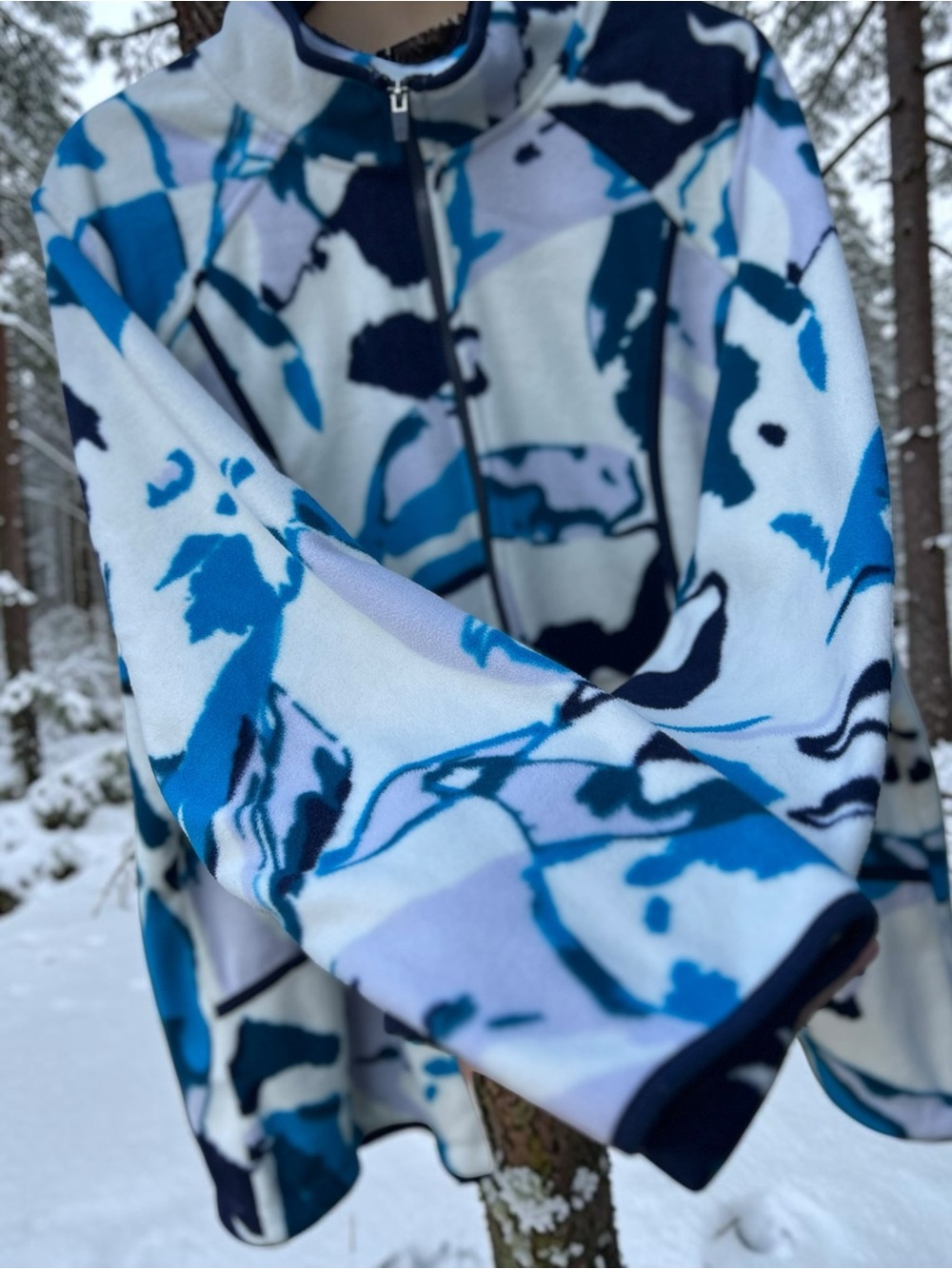 Versatile Fleece Full Zip-up Abstract Jacket. Drawstring Waist.